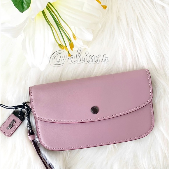 coach 1941 wristlet